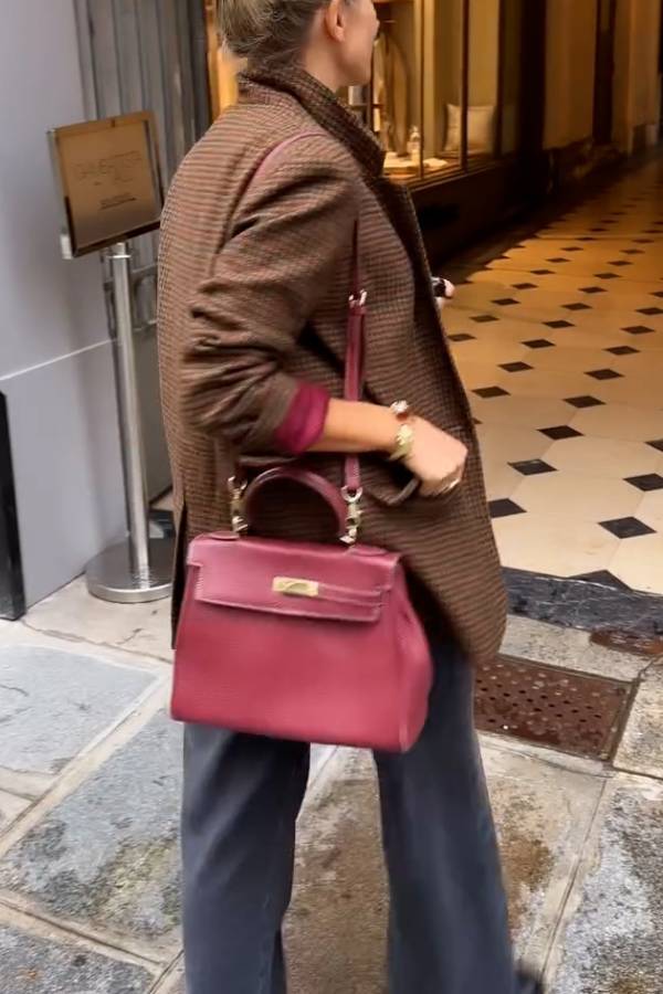 Well Tailored Jacket with a Graceful Silhouette