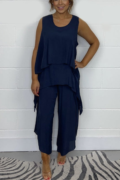 Well Tailored Pants with a Graceful Silhouette