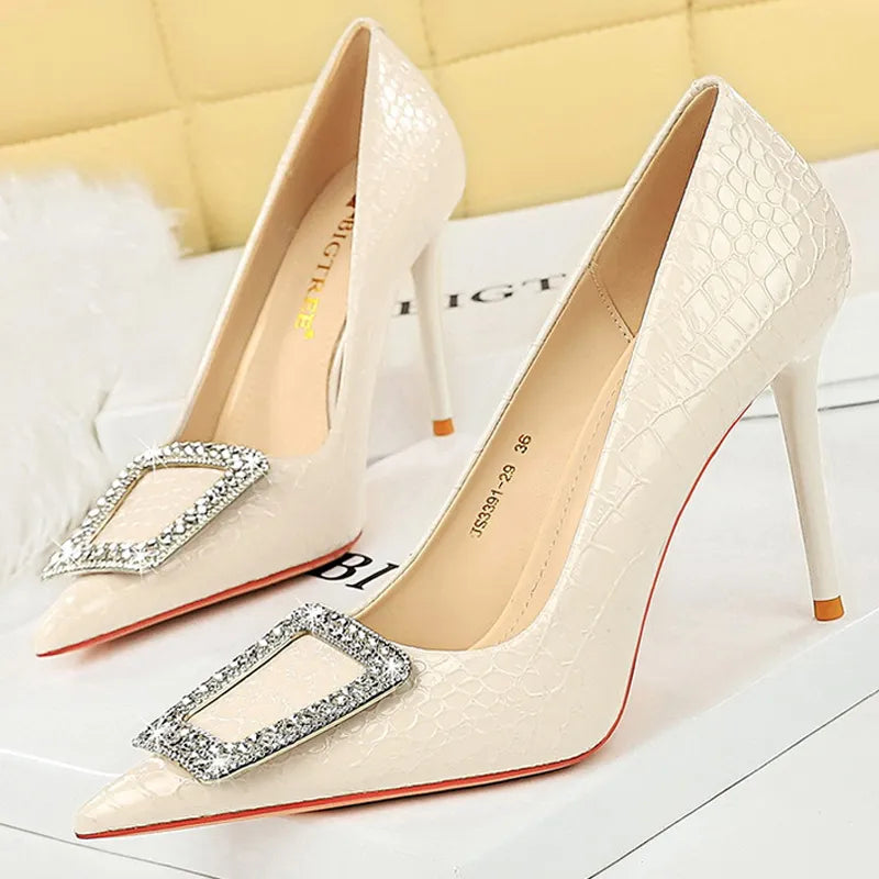 Polished Heels with an Effortless Classic Look