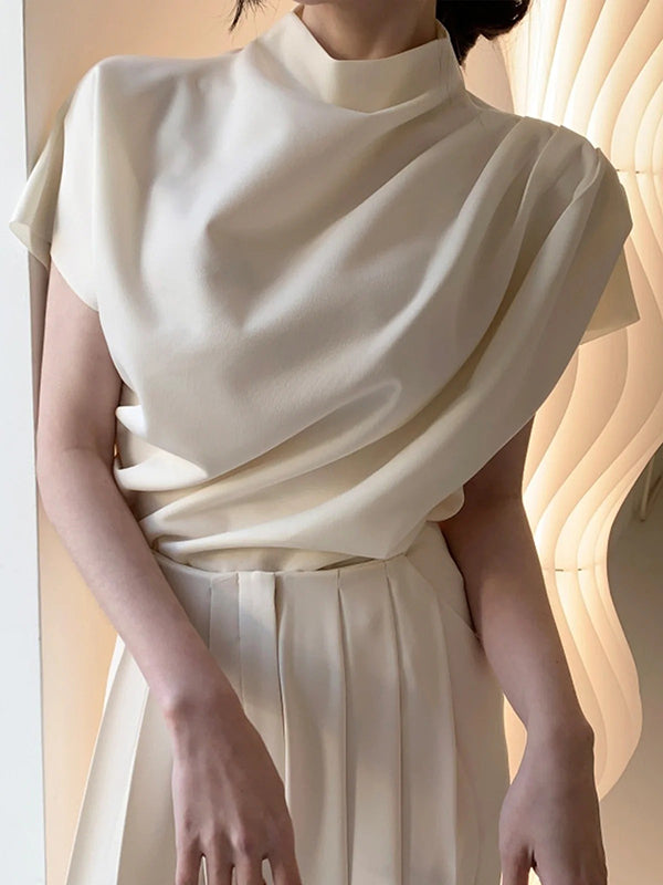 Effortlessly Elegant T-Shirt with a Timeless Design