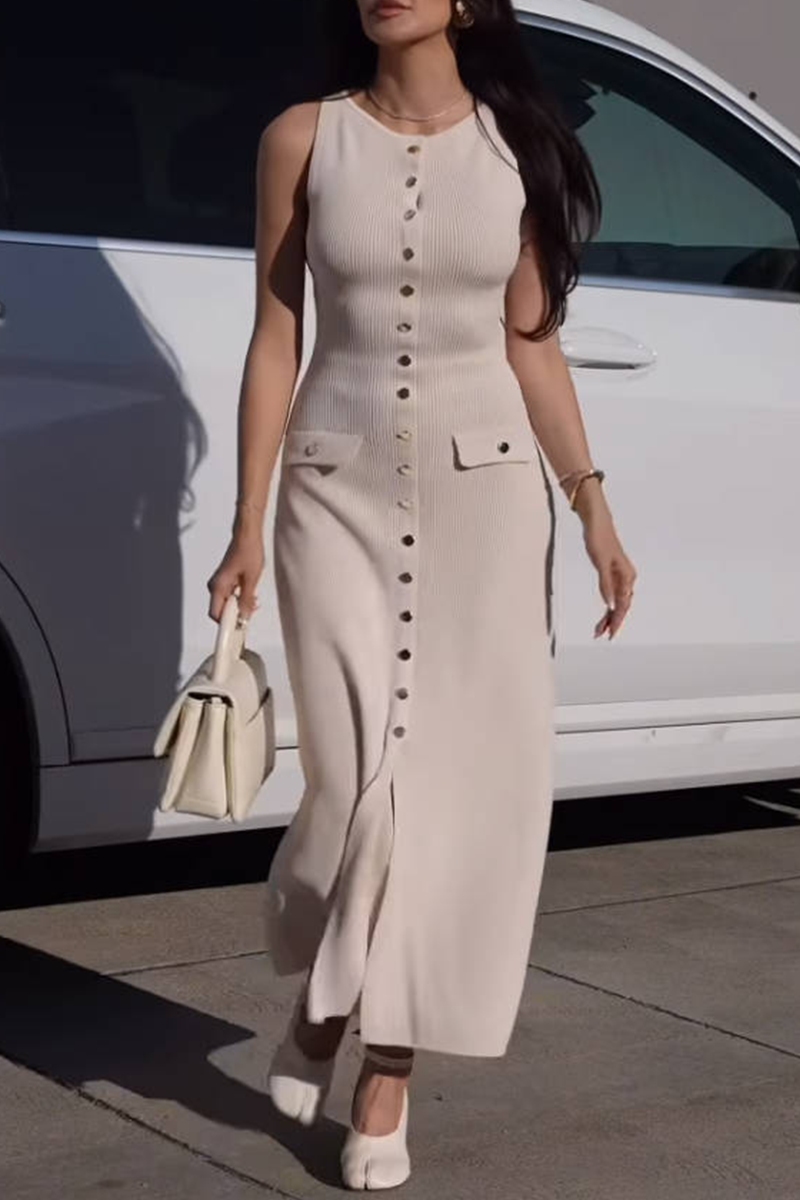 Effortlessly Elegant Dress with a Timeless Design