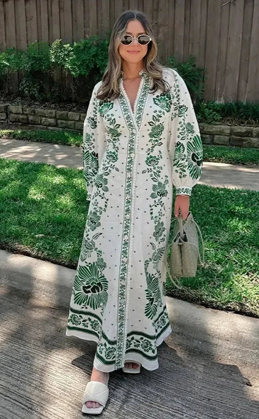 Classic Vintage Dress with a Flattering Fit