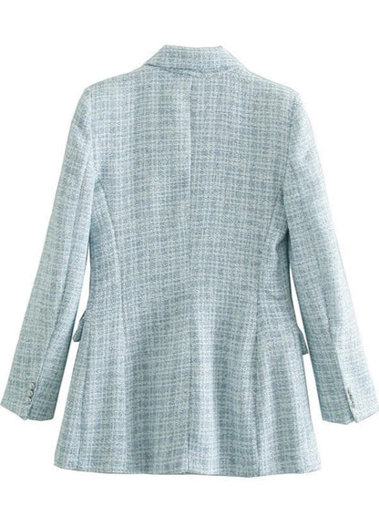 Sophisticated Garment with a Clean Classic Look
