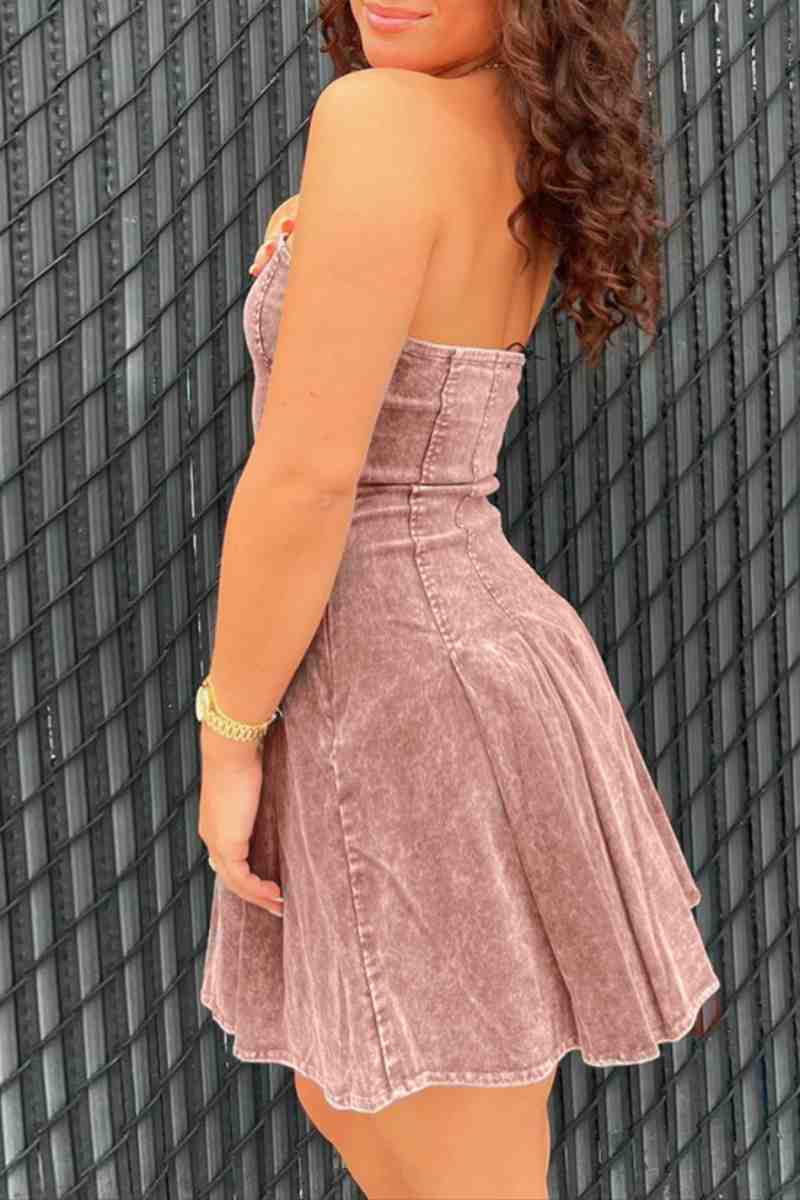 Effortlessly Elegant Dress with a Timeless Design
