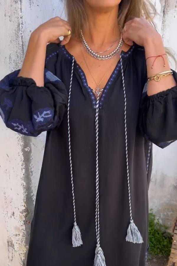 Classic Vintage Dress with a Flattering Fit