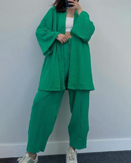 Effortlessly Elegant Garment with a Timeless Design