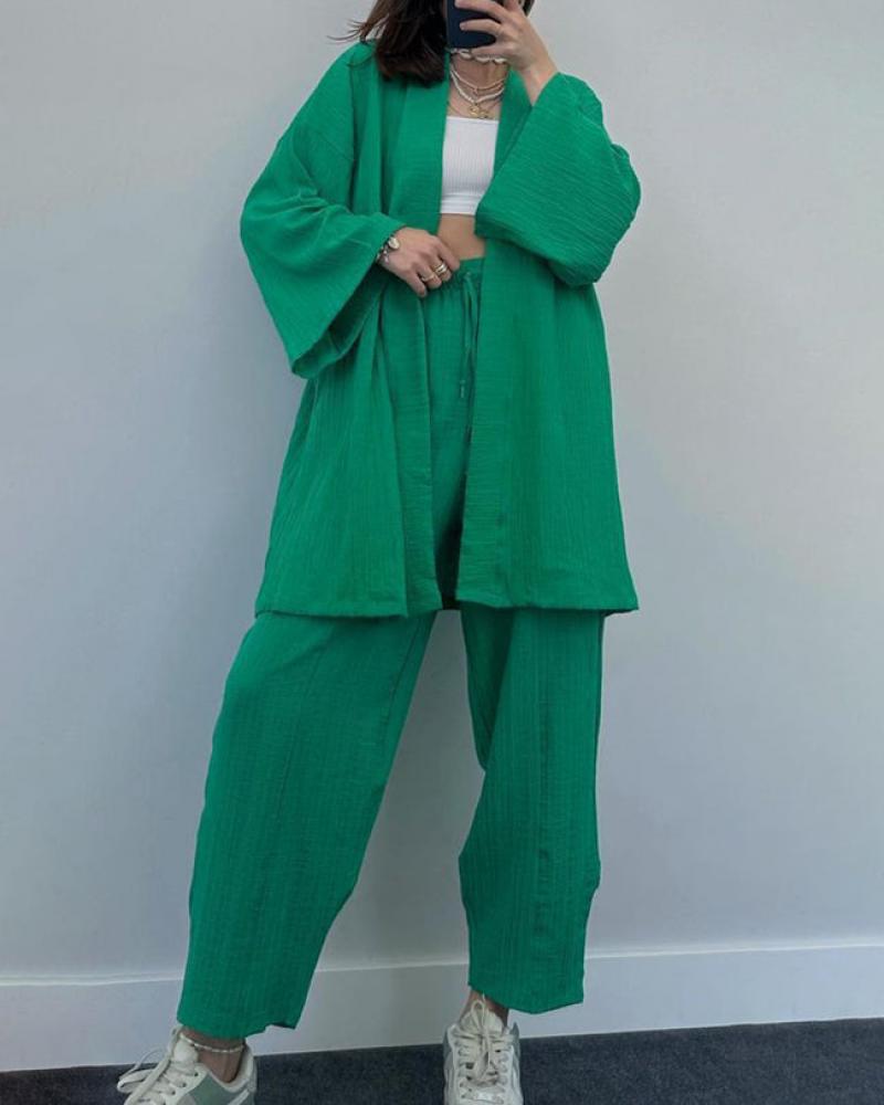Effortlessly Elegant Garment with a Timeless Design