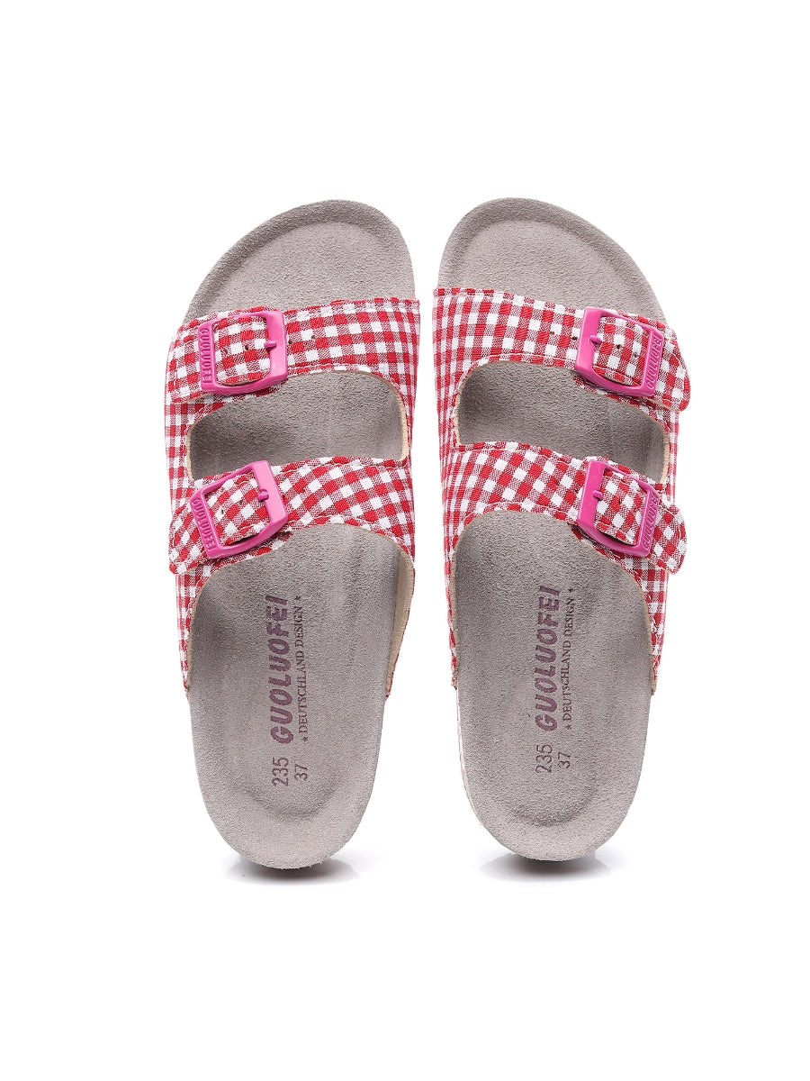 Effortlessly Elegant Sandals with a Timeless Design