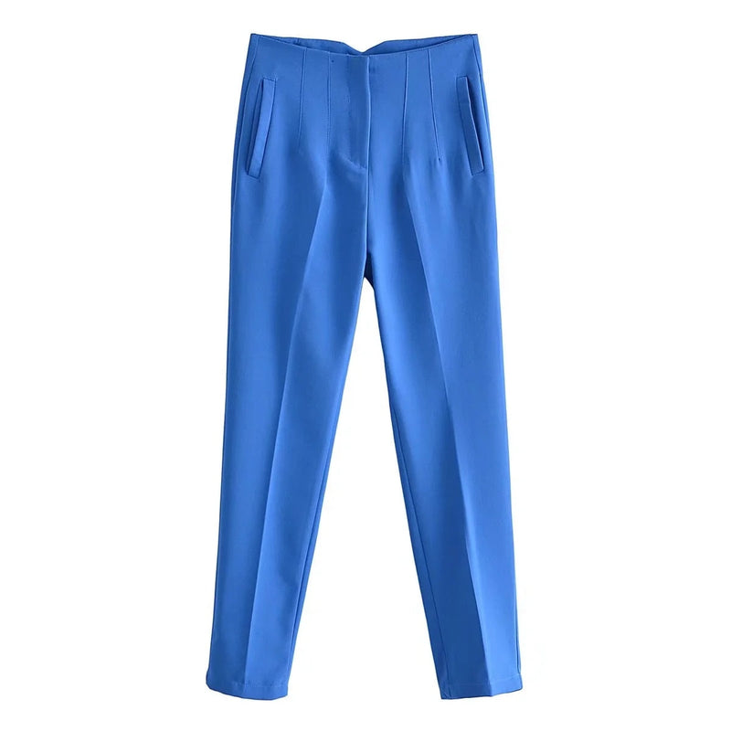 Well Tailored Trousers with a Graceful Silhouette