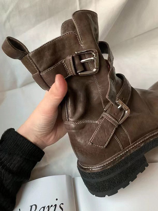 Well Tailored Boots with a Graceful Silhouette