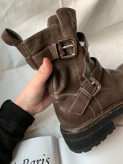 Well Tailored Boots with a Graceful Silhouette