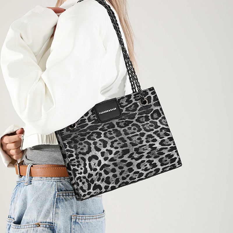Beautifully Crafted Bag in a Classic Style