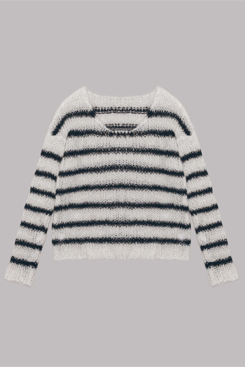 Classic Vintage Sweater with a Flattering Fit