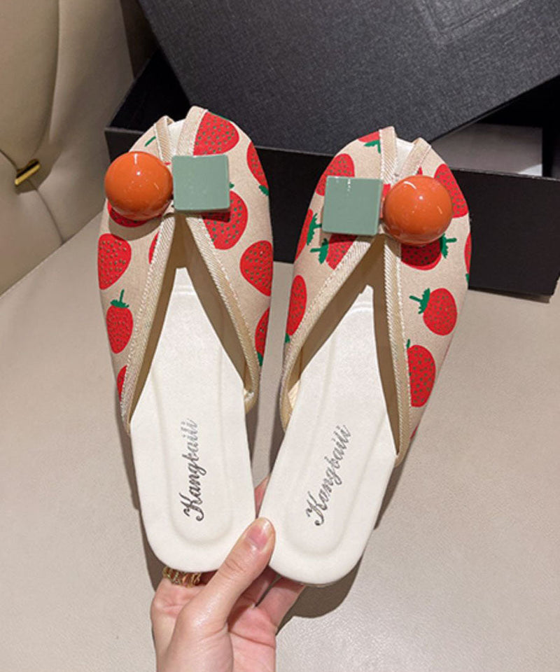 Well Tailored Sandals with a Graceful Silhouette