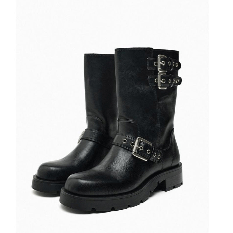 Well Tailored Shoes with a Graceful Silhouette