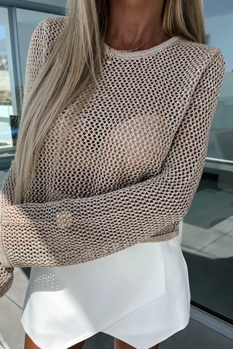 Well Tailored Top with a Graceful Silhouette