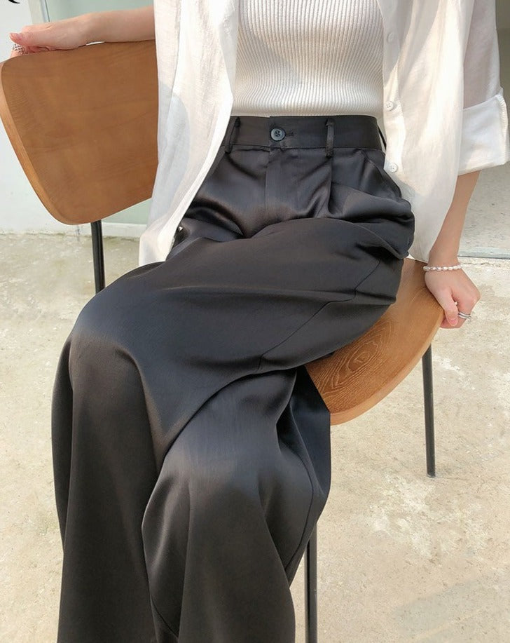 Polished Trousers with an Effortless Classic Look