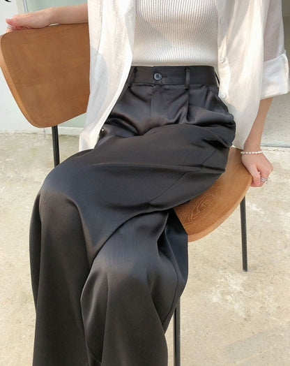 Polished Trousers with an Effortless Classic Look