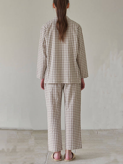Effortlessly Elegant Garment with a Timeless Design