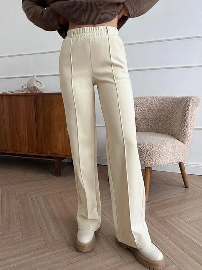 Well Tailored Pants with a Graceful Silhouette