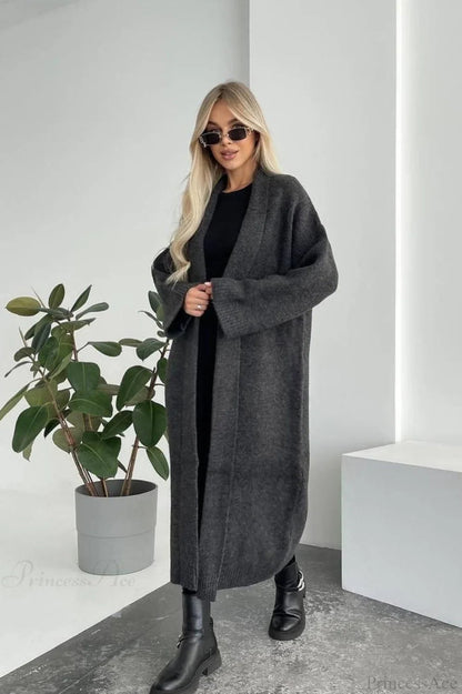 Elegantly Styled Cardigan for Everyday Wear
