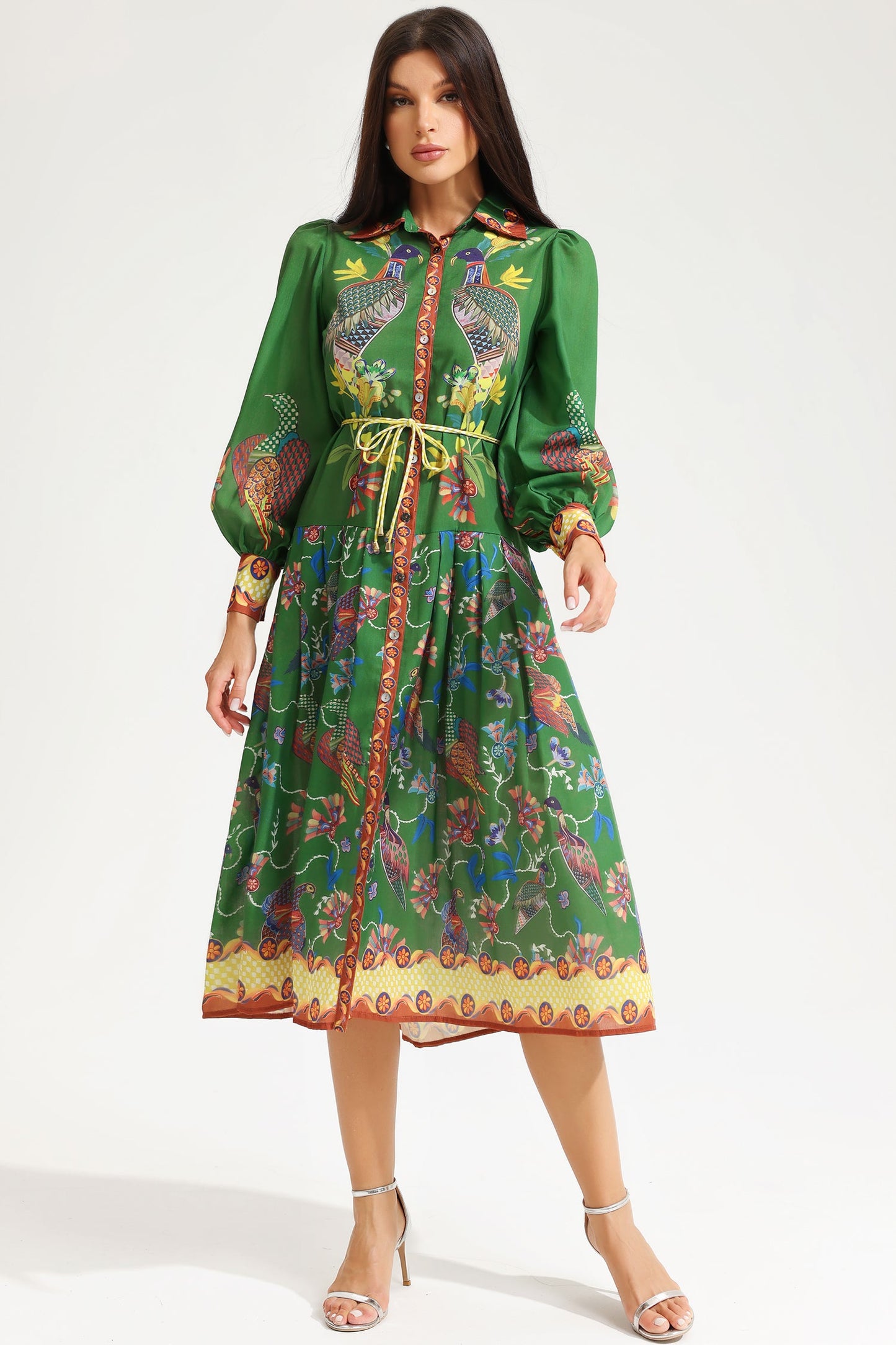 Effortlessly Elegant Dress with a Timeless Design
