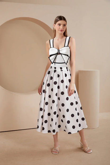 Effortlessly Elegant Garment with a Timeless Design