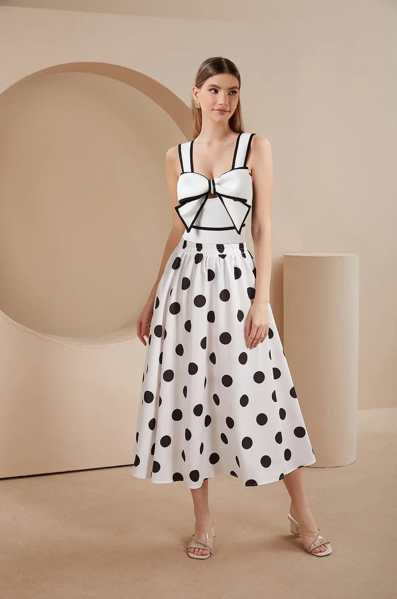 Effortlessly Elegant Garment with a Timeless Design