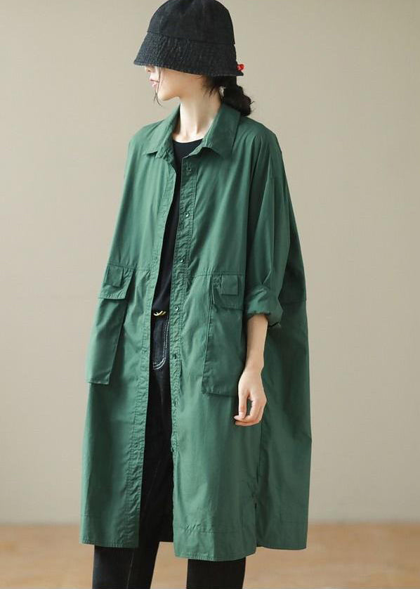 Well Tailored Coat with a Graceful Silhouette