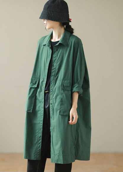Well Tailored Coat with a Graceful Silhouette