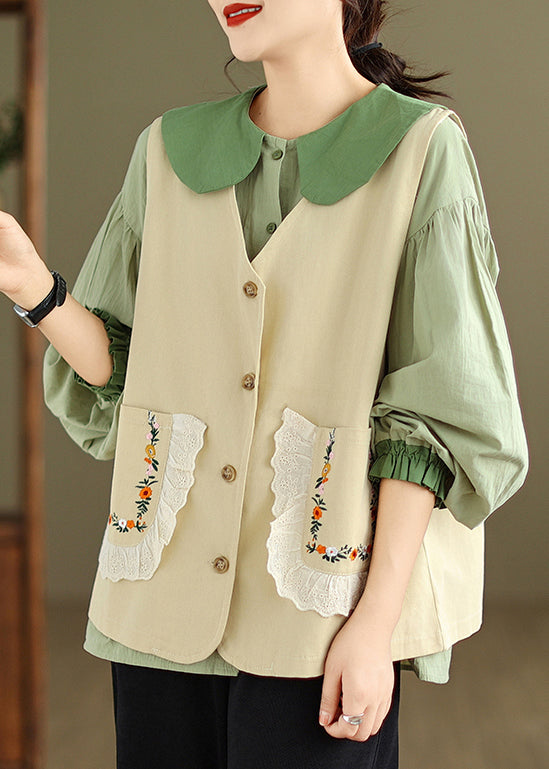 Well Tailored Blouse with a Graceful Silhouette