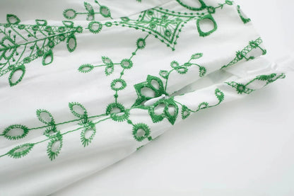 Beautifully Crafted Blouse in a Classic Style