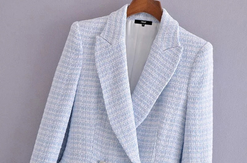 Gracefully Styled Garment for Any Occasion