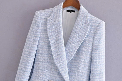 Gracefully Styled Garment for Any Occasion