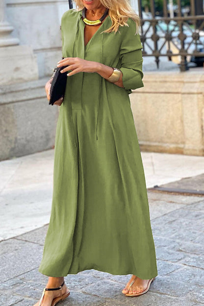 Beautifully Finished Dress in a Timeless Design
