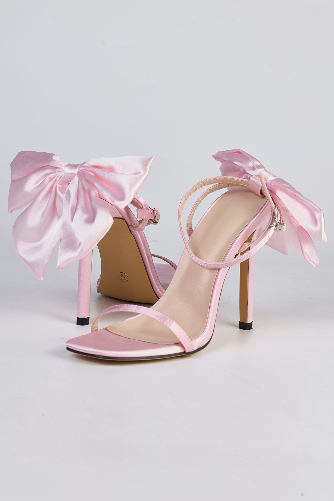 Polished Heels with an Effortless Classic Look