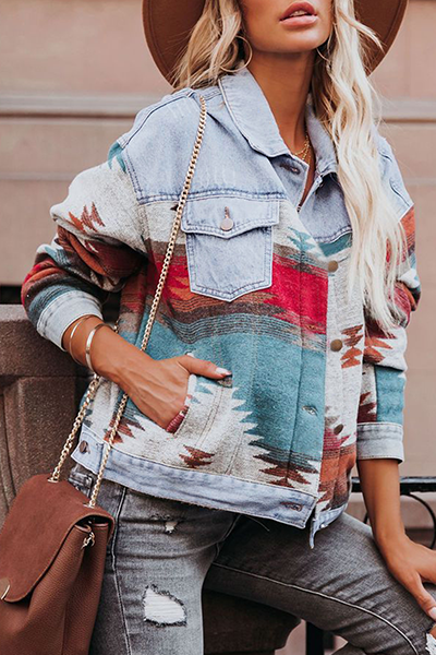 Effortlessly Elegant Jacket with a Timeless Design