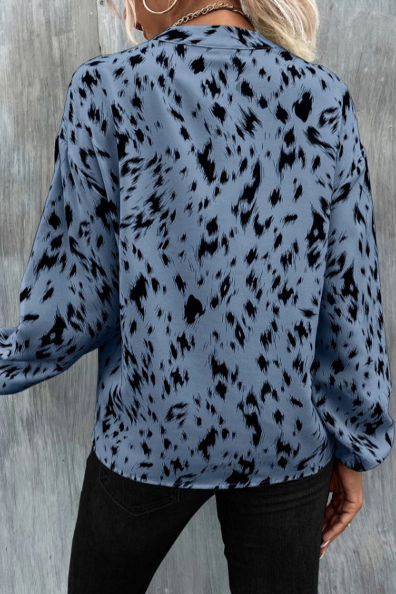 Effortlessly Elegant Top with a Timeless Design