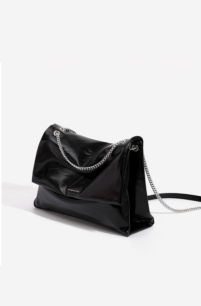 Gracefully Styled Bag for Any Occasion