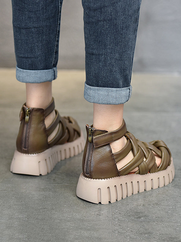 Effortlessly Elegant Sandals with a Timeless Design