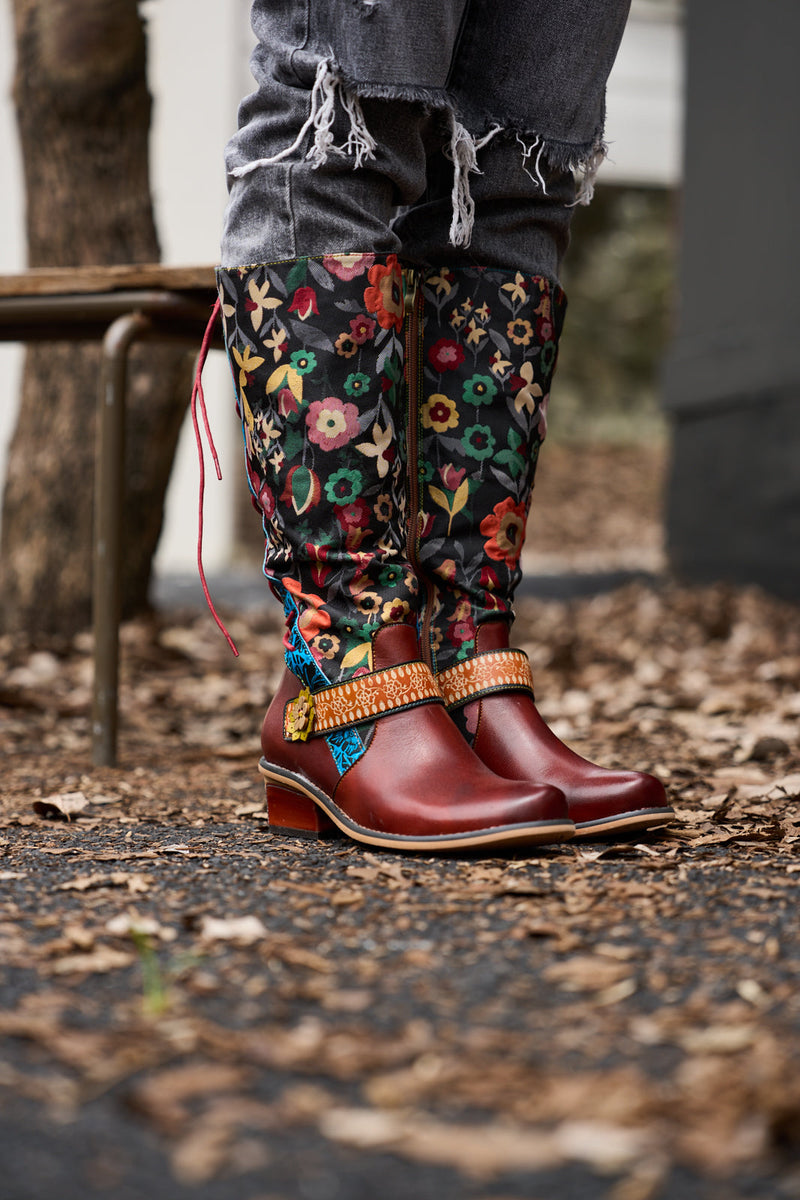 Beautifully Finished Boots in a Timeless Design