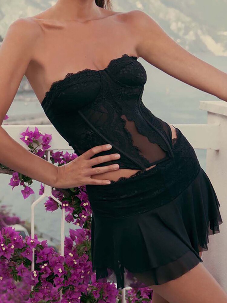 Well Tailored Top with a Graceful Silhouette