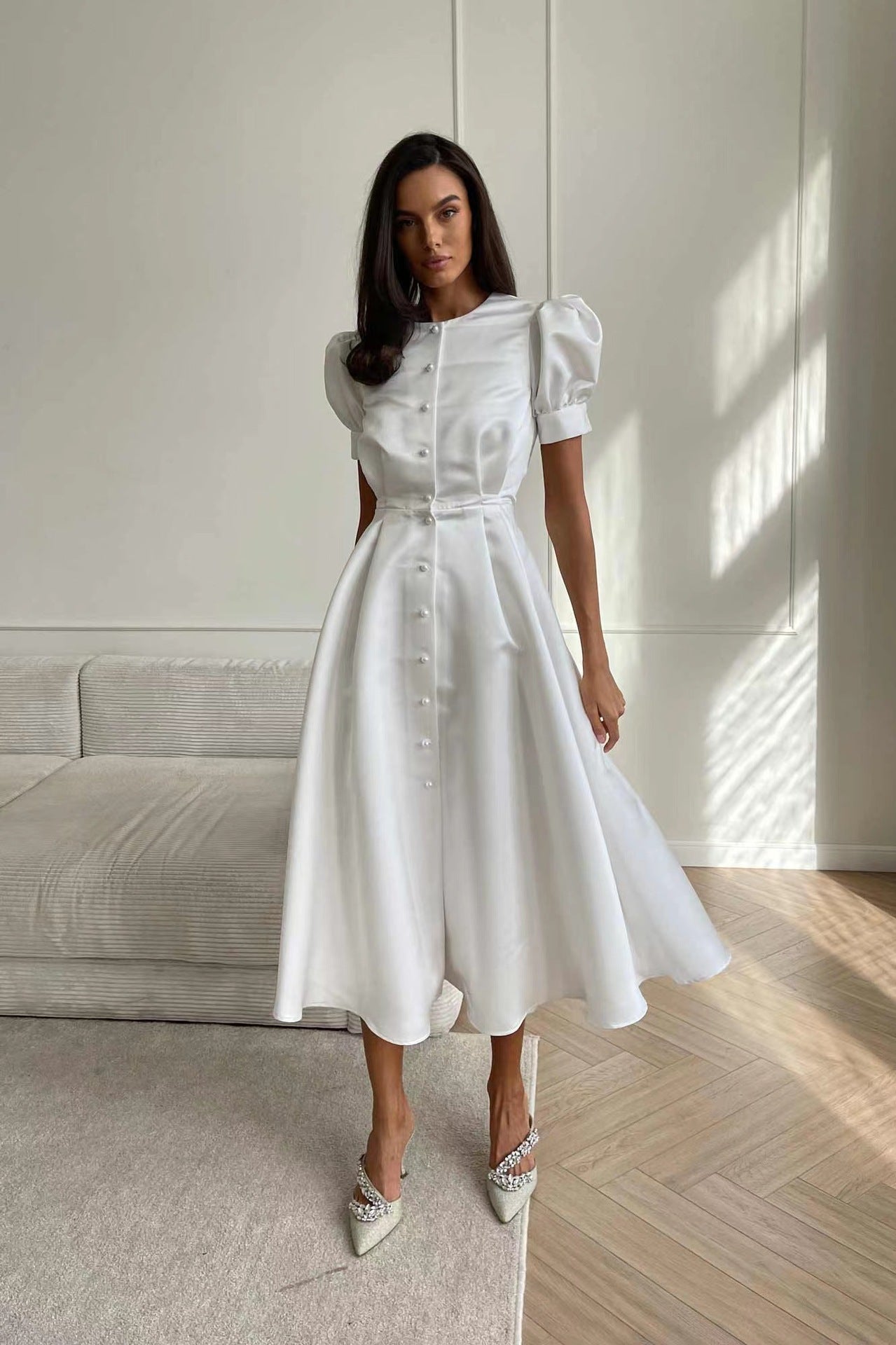 Beautifully Finished Dress in a Timeless Design