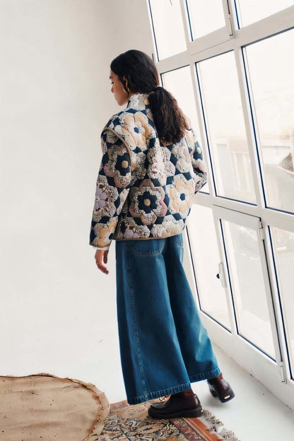 Effortlessly Elegant Jacket with a Timeless Design
