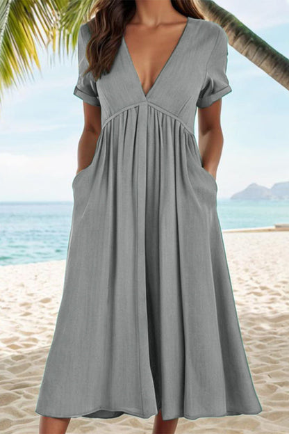 Effortlessly Elegant Dress with a Timeless Design