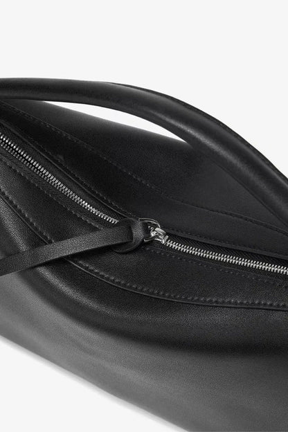 Polished Bag with an Effortless Classic Look