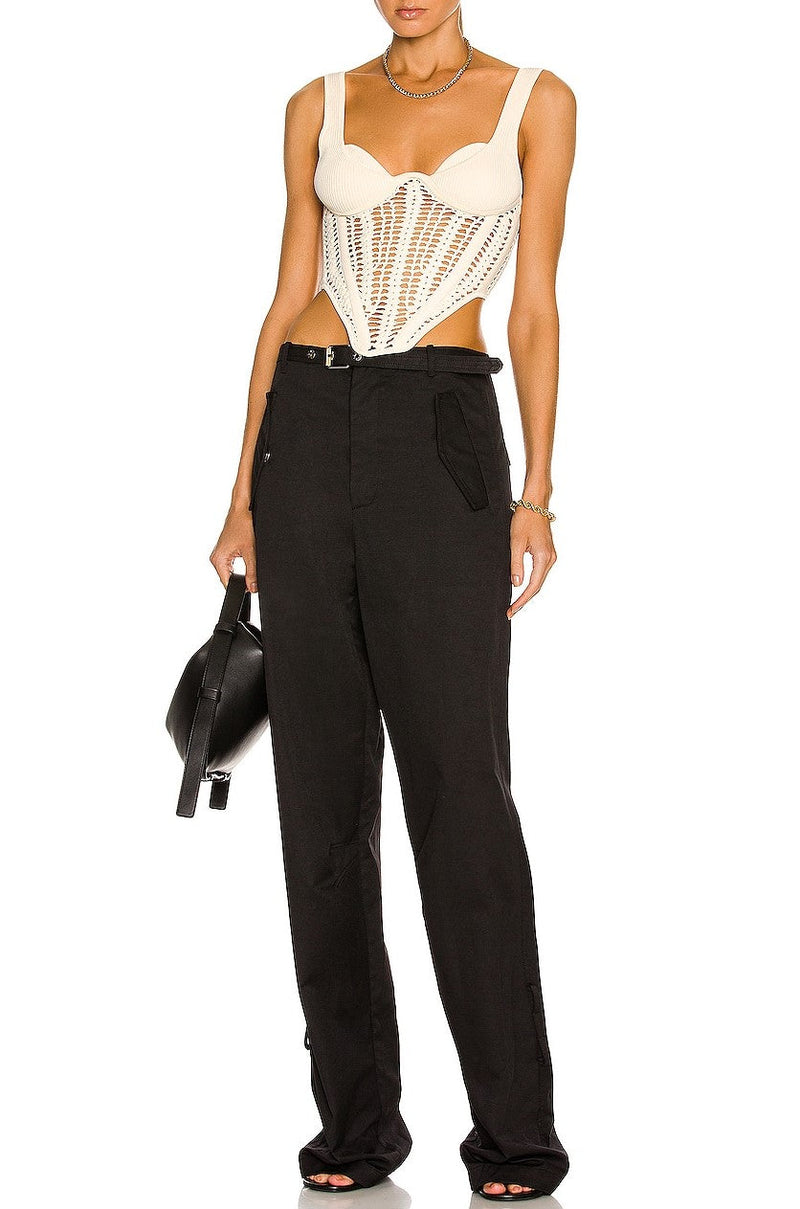 Beautifully Finished Top in a Timeless Design