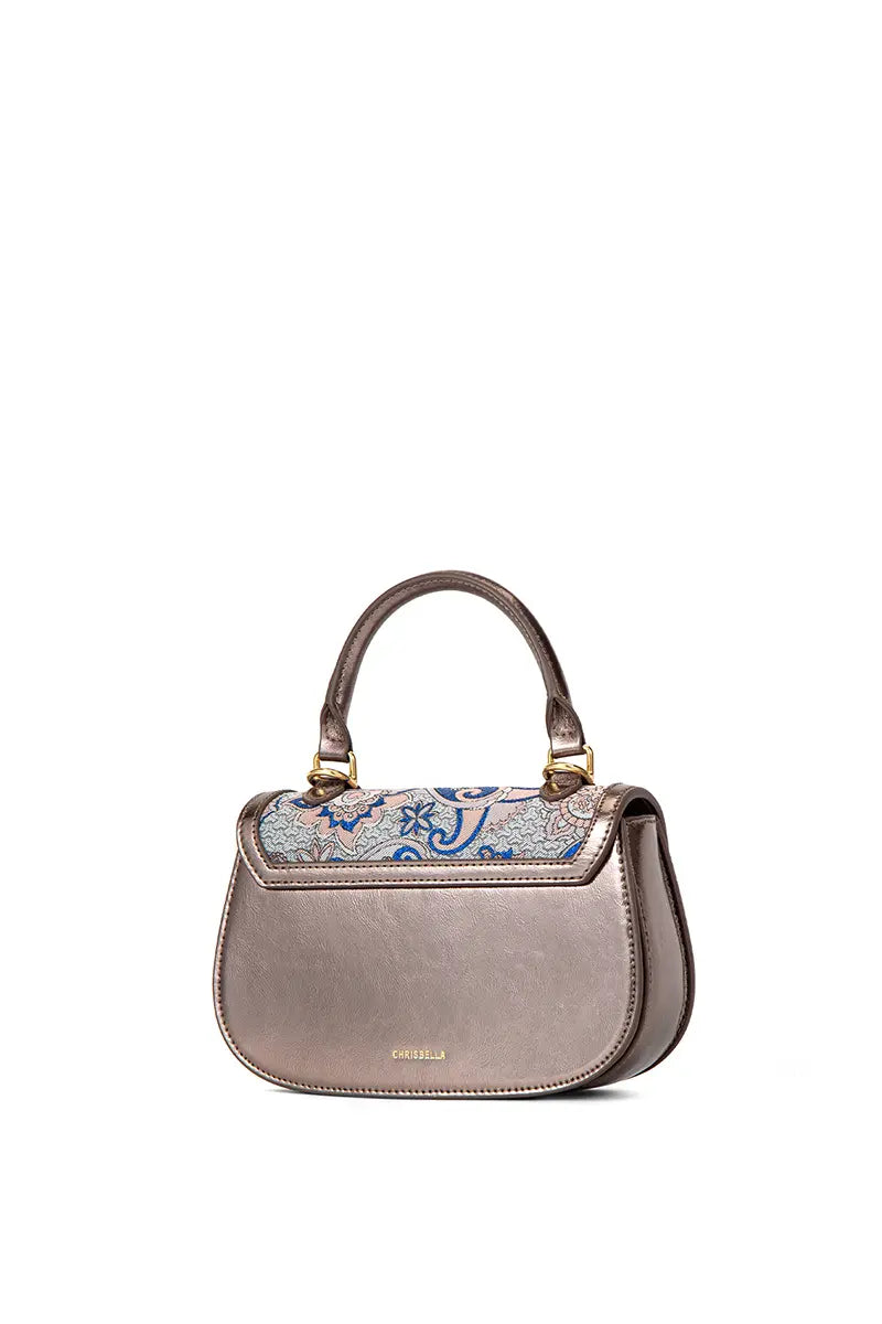 Beautifully Crafted Bag in a Classic Style