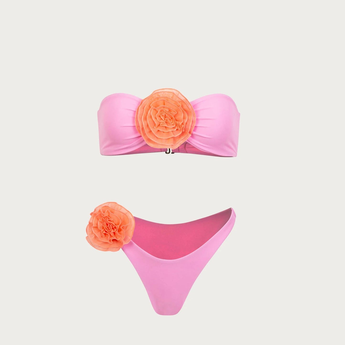 Effortlessly Elegant Bikini with a Timeless Design