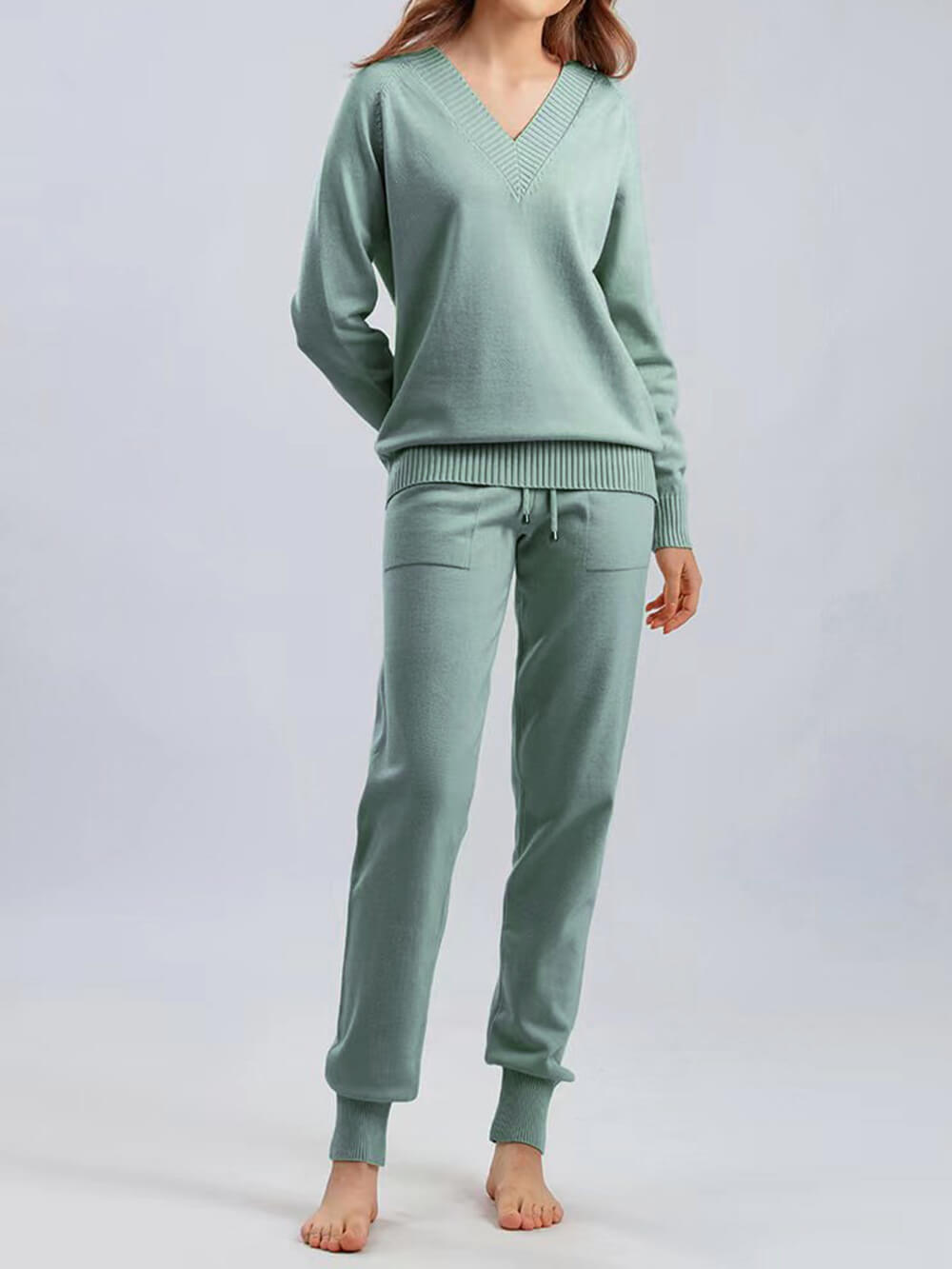Beautifully Finished Pullover in a Timeless Design
